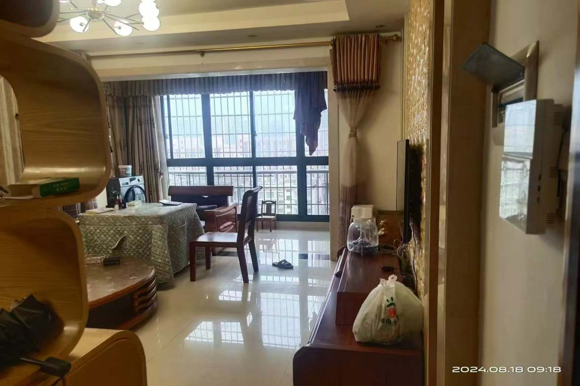 名仕华府  3室2厅1卫   2000.00元/月室内图1