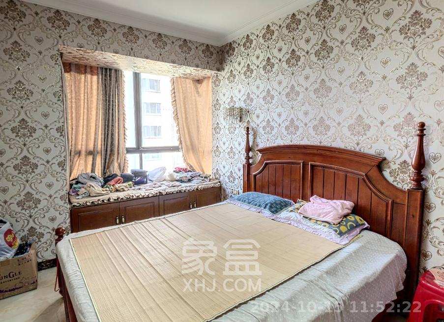 江河东澜湾  4室2厅1卫   3500.00元/月室内图