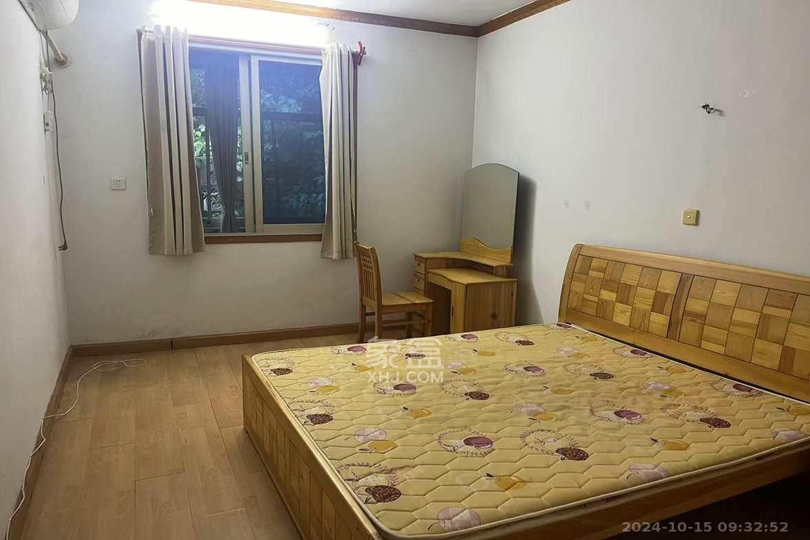 西牌楼商业局宿舍 3室1厅1卫 2300.0元/月 西牌楼商业局宿舍 3室1厅1卫 2300.0元/月室内图