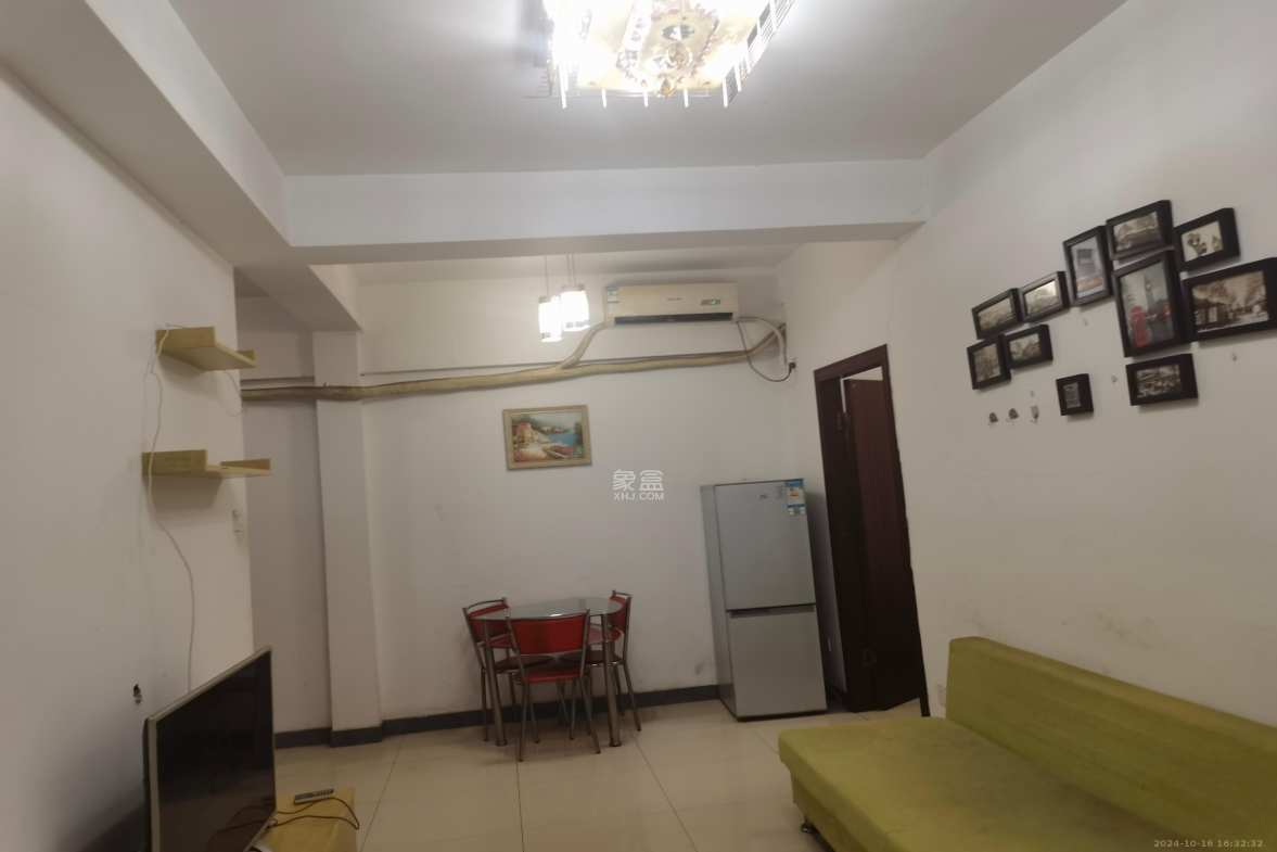 摩天一号 2室2厅1卫 2500.0元/月 摩天一号 2室2厅1卫 2500.0元/月室内图