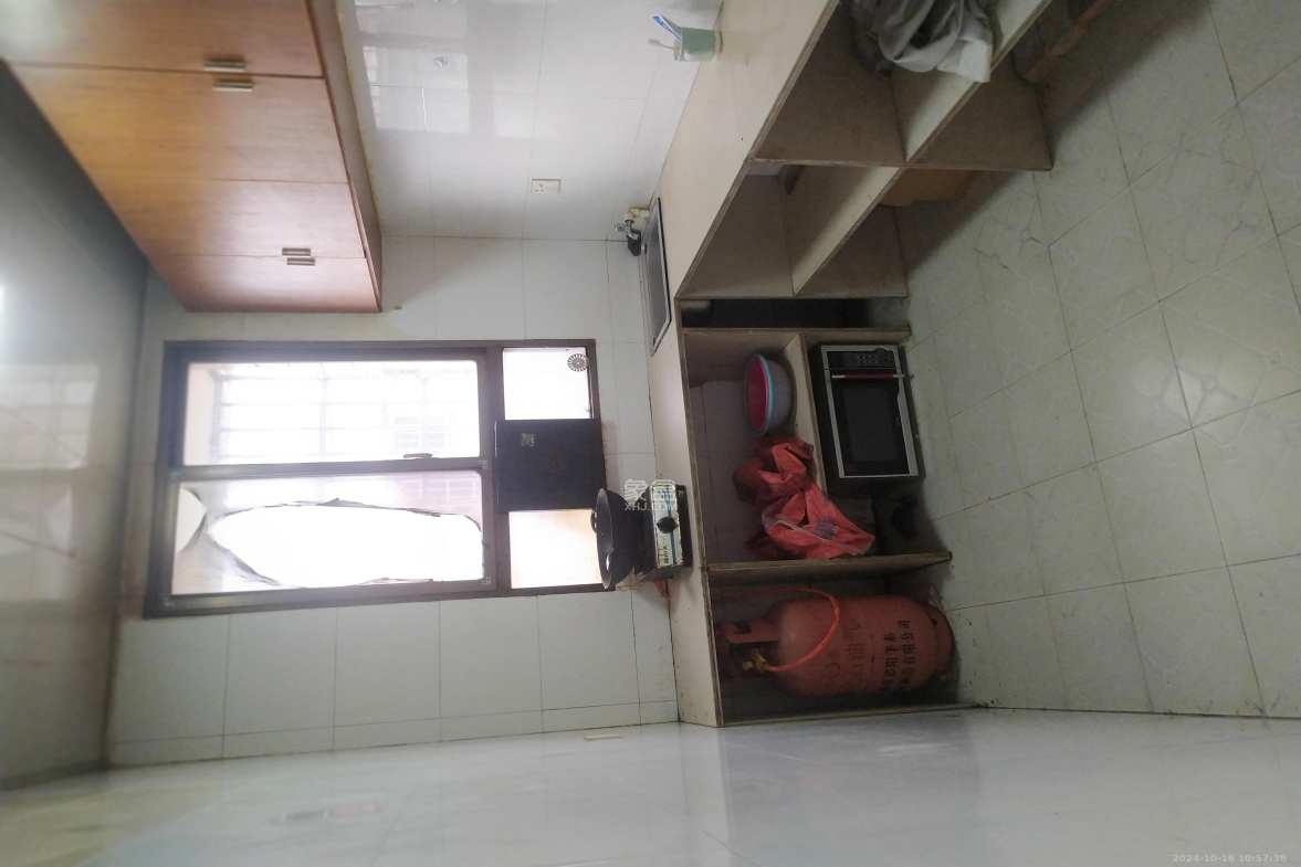 新塘垅小区(高桥物流园) 1室0厅1卫 1300.0元/月 新塘垅小区(高桥物流园) 1室0厅1卫 1300.0元/月室内图