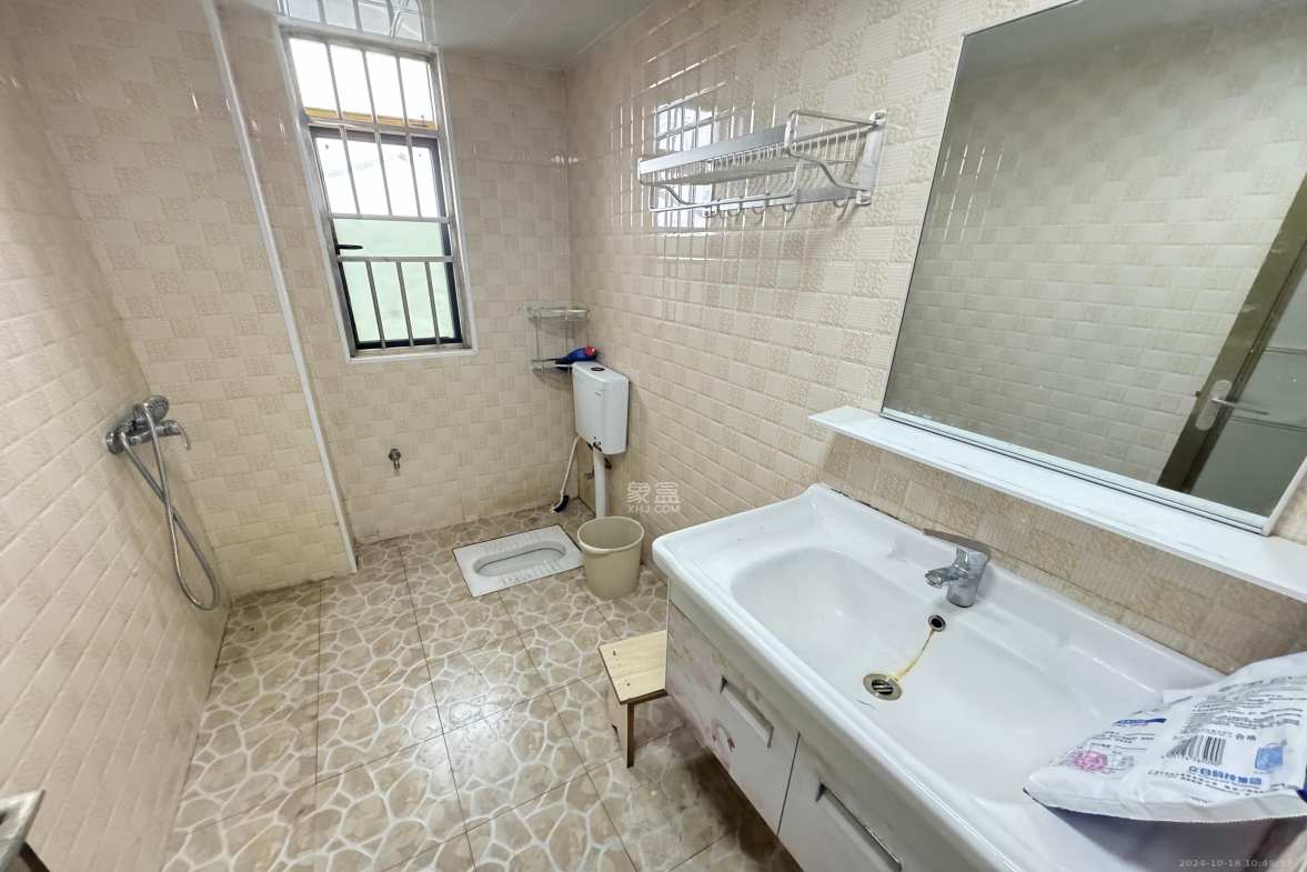 中国铁建国际城二期  3室2厅1卫    1600.0元/月室内图