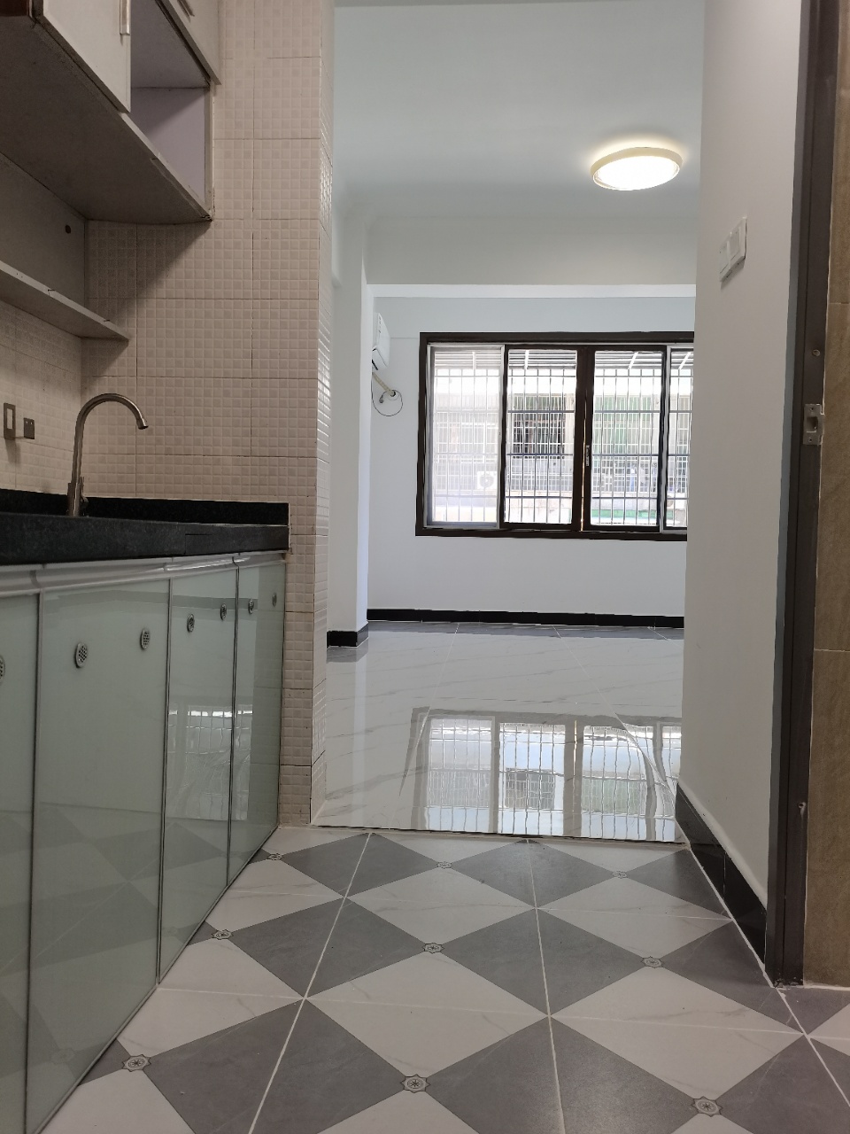 飞龙公寓  1室0厅1卫    42.0万