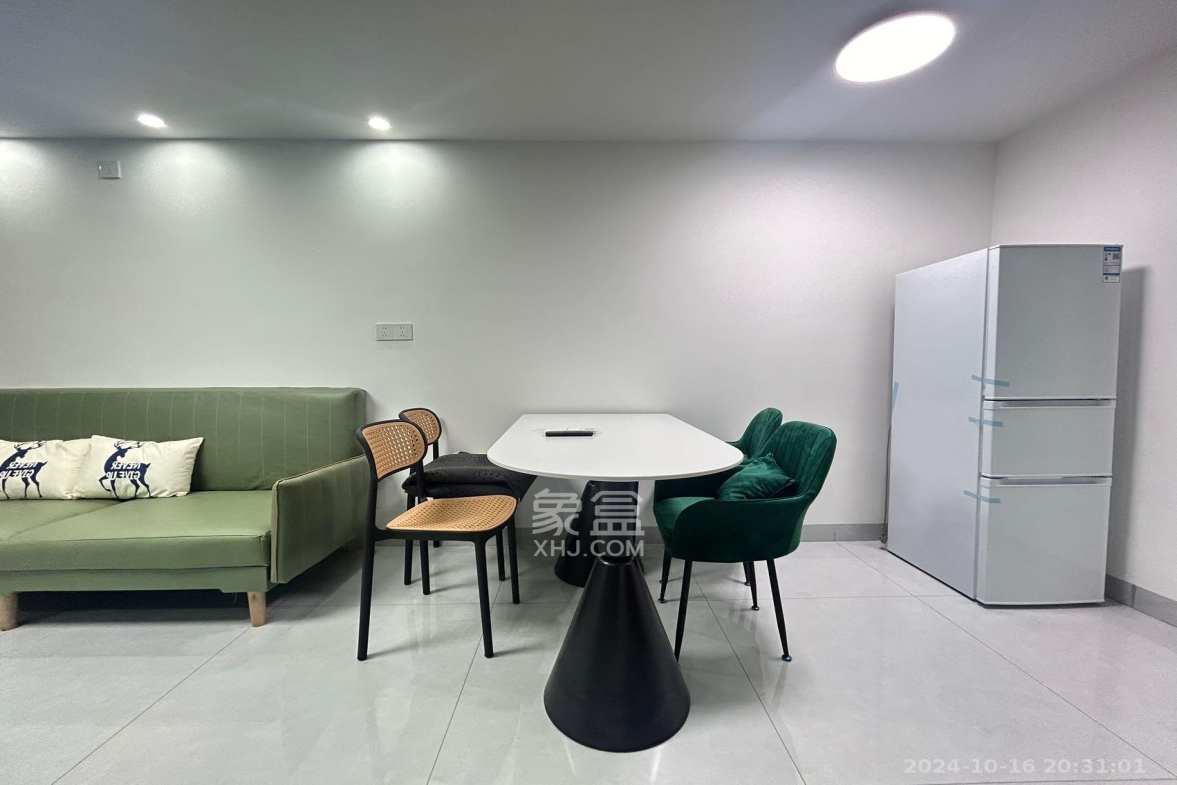 保利天禧EF区  2室1厅1卫    3200.0元/月 保利天禧EF区  2室1厅1卫    3200.0元/月室内图