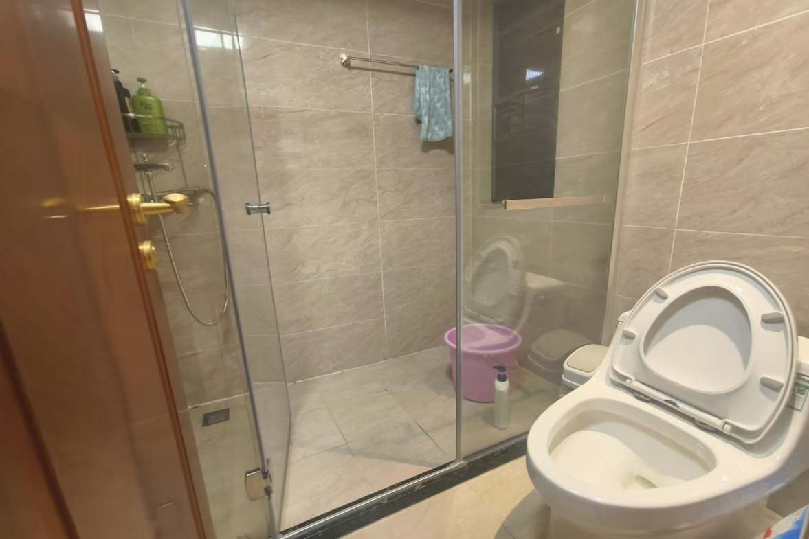 恒大名都  3室2厅2卫   2400.00元/月室内图