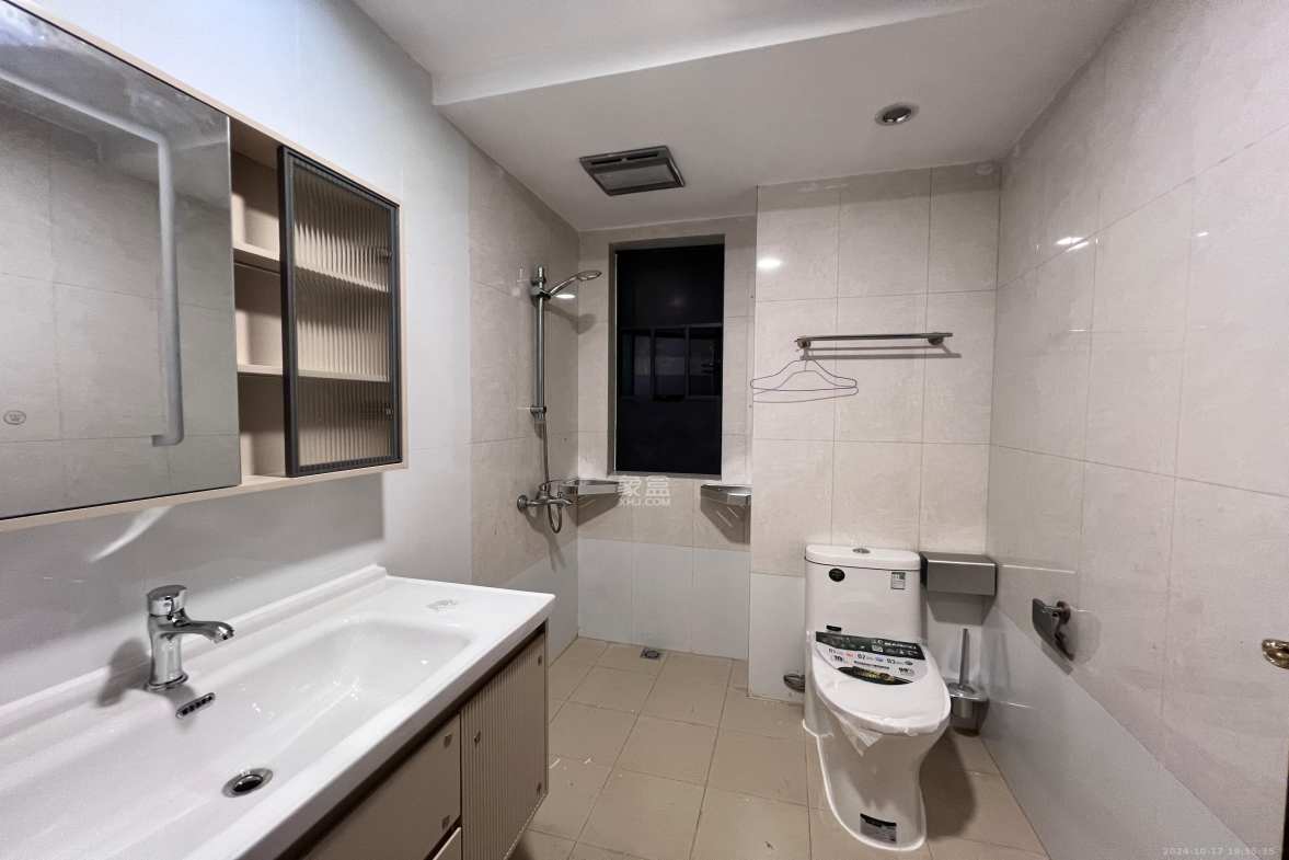 恒大绿洲  3室1厅2卫    2600.0元/月室内图