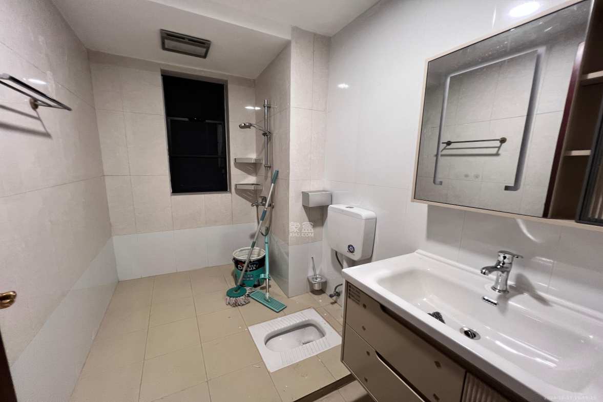 恒大绿洲  3室1厅2卫    2600.0元/月室内图