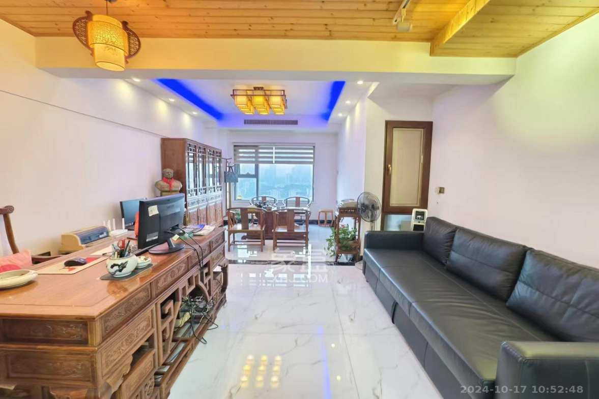 东怡外国（南湖一号)  1室1厅1卫    2500.0元/月室内图