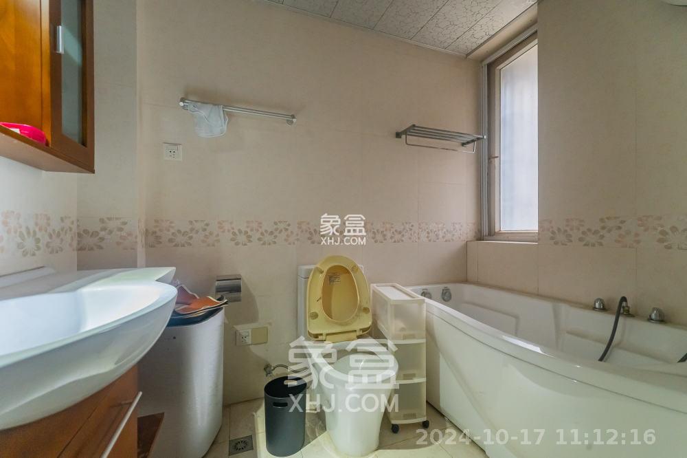 陶然居  4室2厅2卫    2600.0元/月