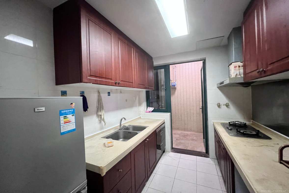 恒大绿洲  3室1厅2卫    2600.0元/月室内图