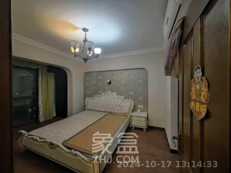 中城丽景香山园  4室2厅2卫   3000.00元/月室内图