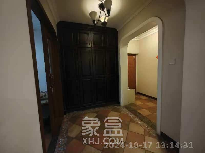 中城丽景香山园  4室2厅2卫   3000.00元/月室内图