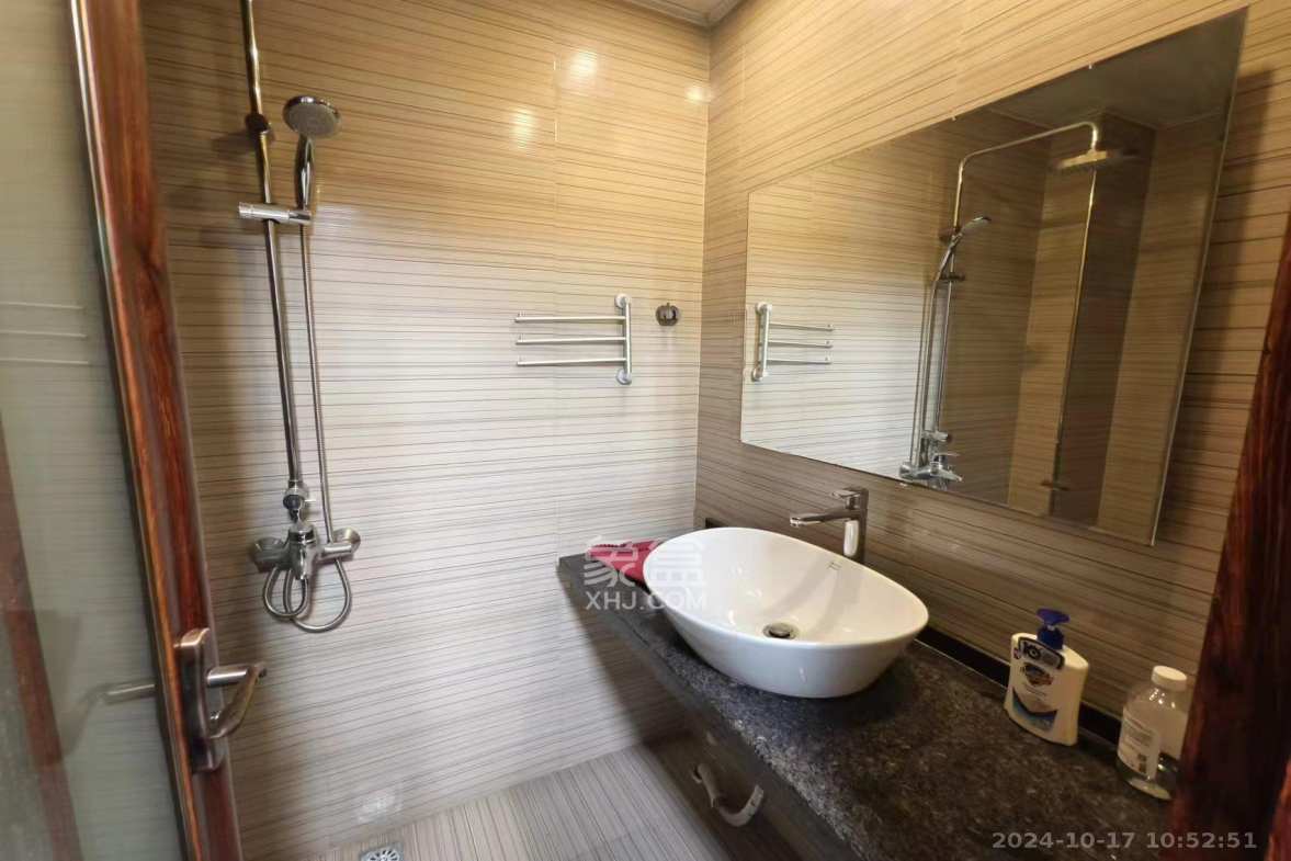 东怡外国（南湖一号)  1室1厅1卫    2500.0元/月室内图