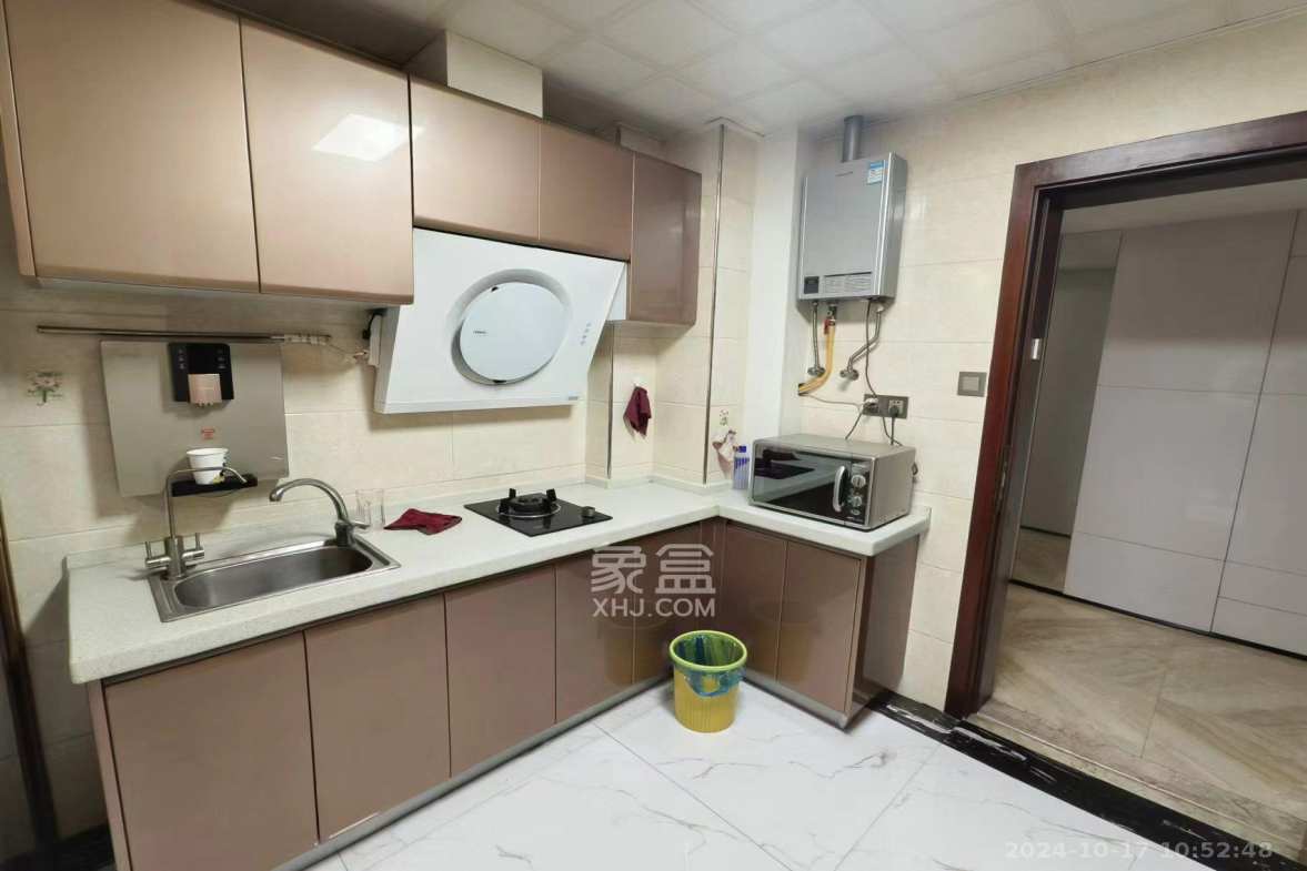 东怡外国（南湖一号)  1室1厅1卫    2500.0元/月室内图