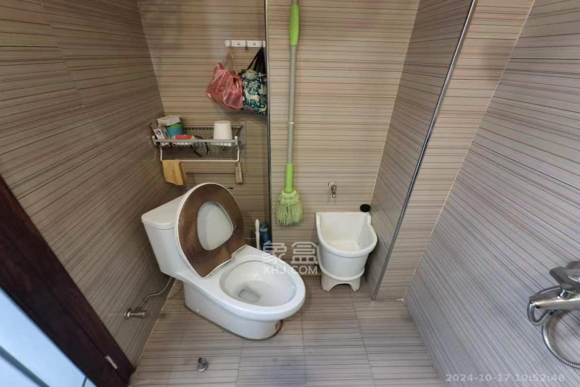 东怡外国（南湖一号)  1室1厅1卫    2500.0元/月室内图