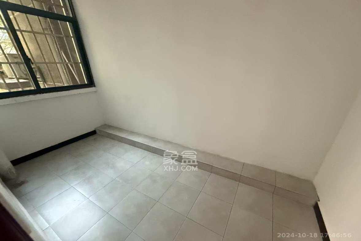 中国人民财产股份公司宿舍（人民保险公司宿舍）  2室1厅1卫    1700.0元/月室内图1