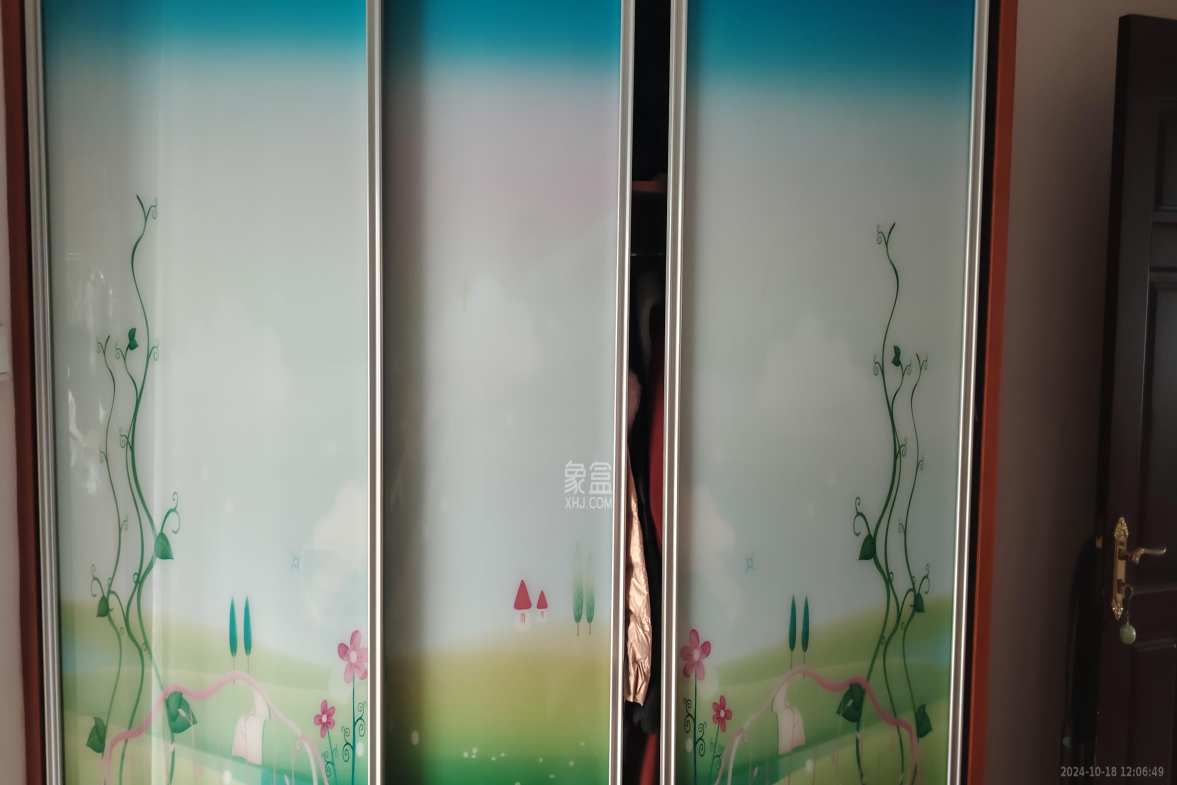 洋湖景园  3室2厅1卫   3000.00元/月室内图