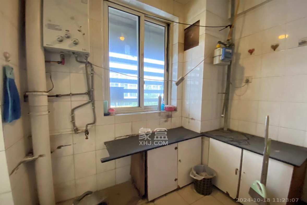 都市E站  1室1厅1卫    1000.0元/月室内图