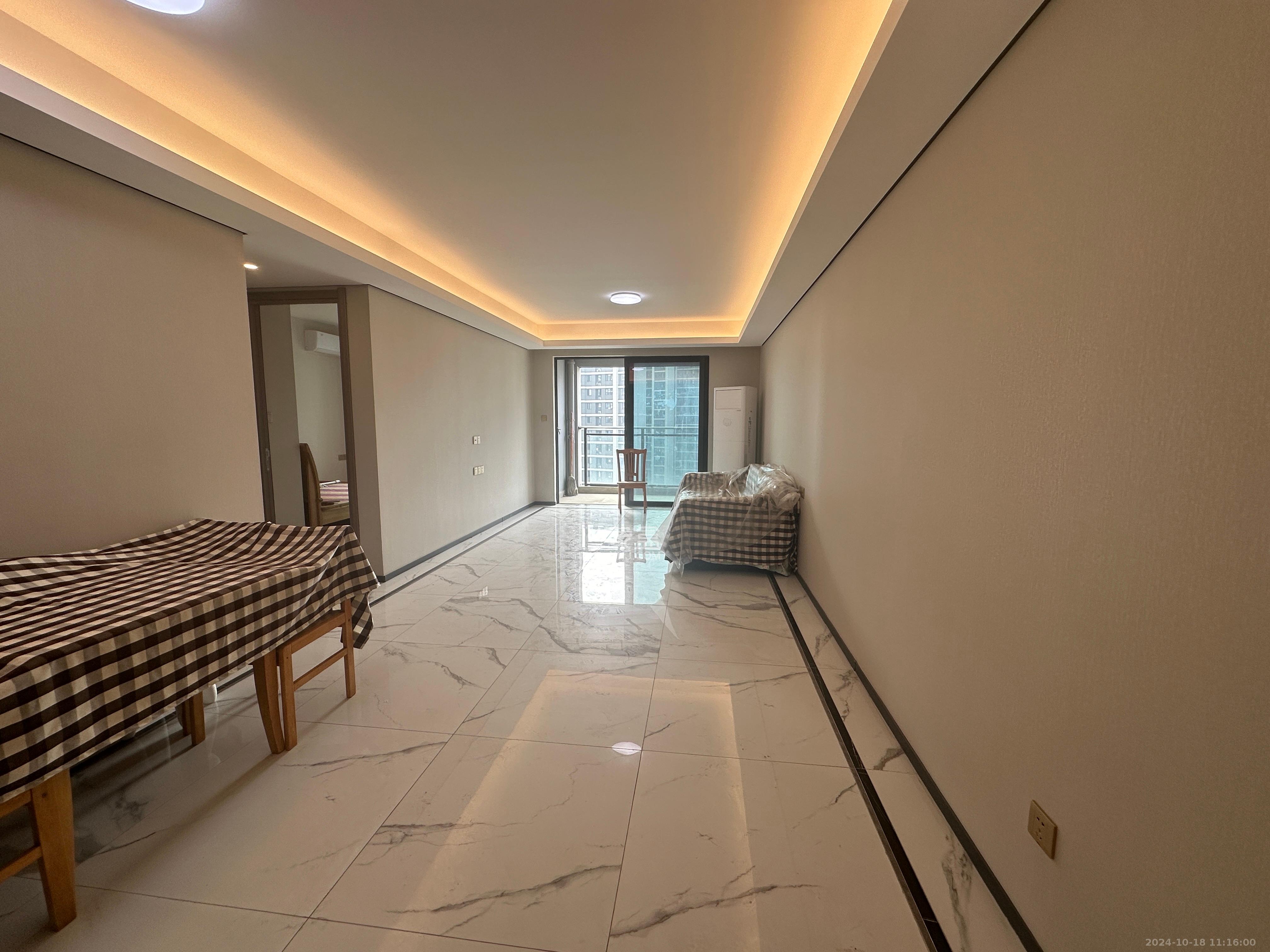 中海阅麓山一期  3室2厅2卫   2800.00元/月