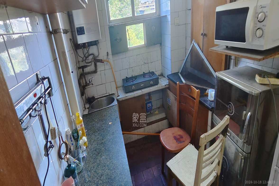 人民新村  3室1厅1卫   1800.00元/月室内图