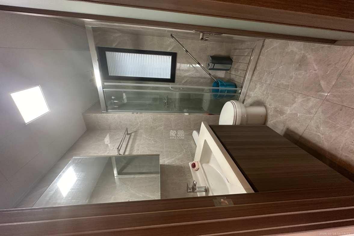 中海阅麓山一期  3室2厅2卫   3500.00元/月室内图