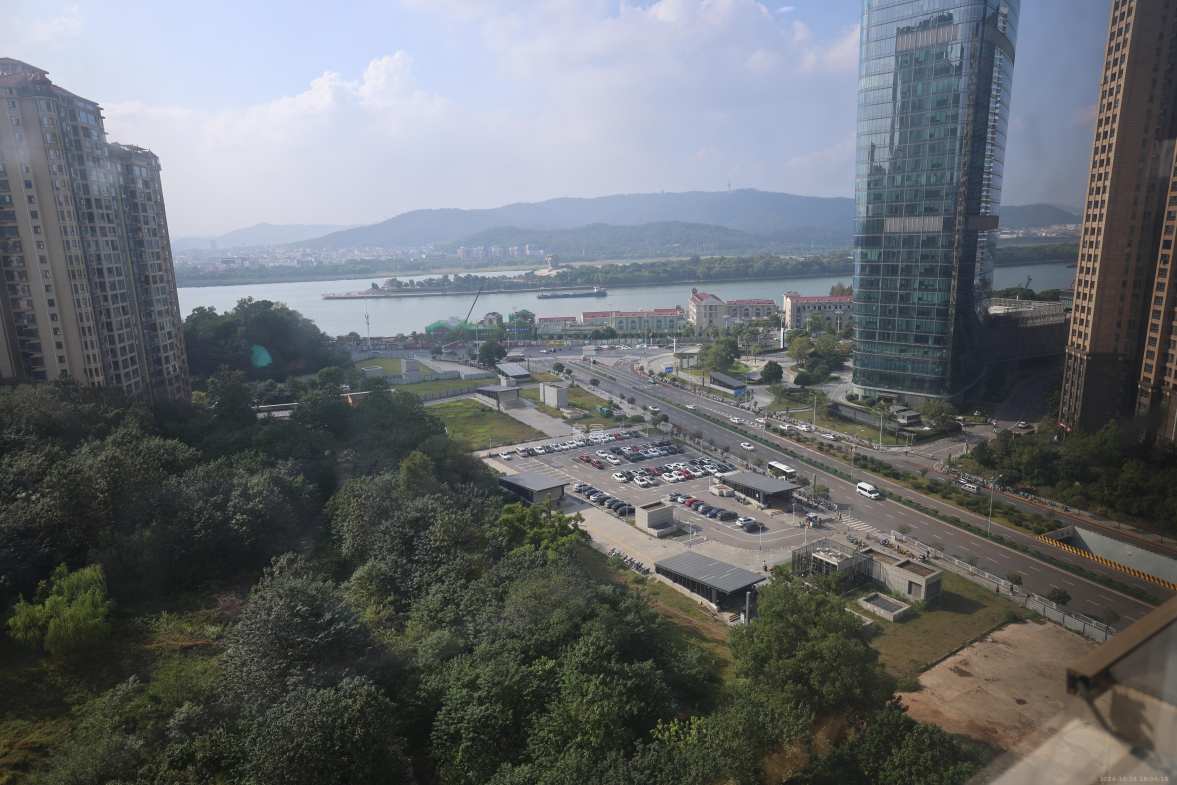 东怡外国（南湖一号)  1室0厅2卫   20000.00元/月室内图