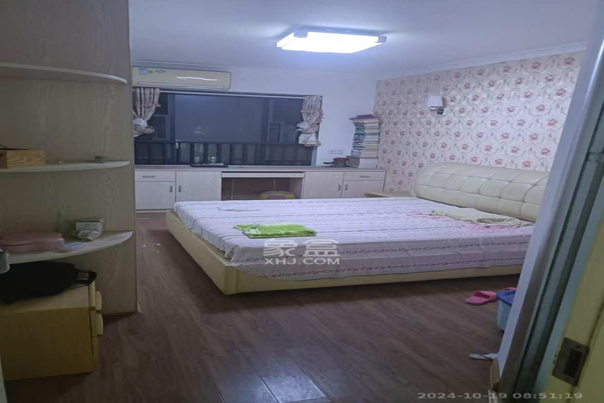 三一街区  3室2厅1卫   2400.00元/月室内图1