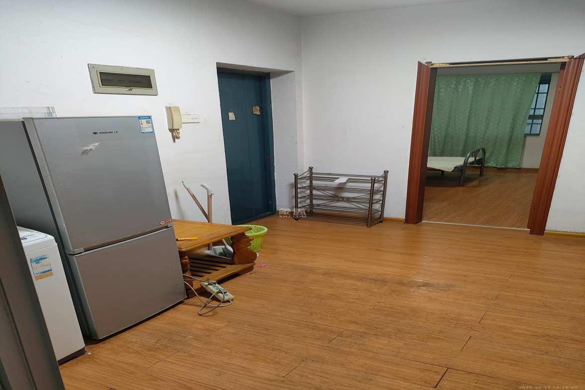 莲湖汽车饰品城（莲湖公寓）  2室2厅1卫   1400.00元/月室内图