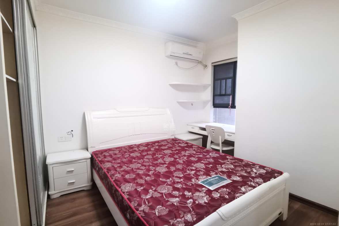 三一街区  2室2厅1卫    1800.0元/月室内图