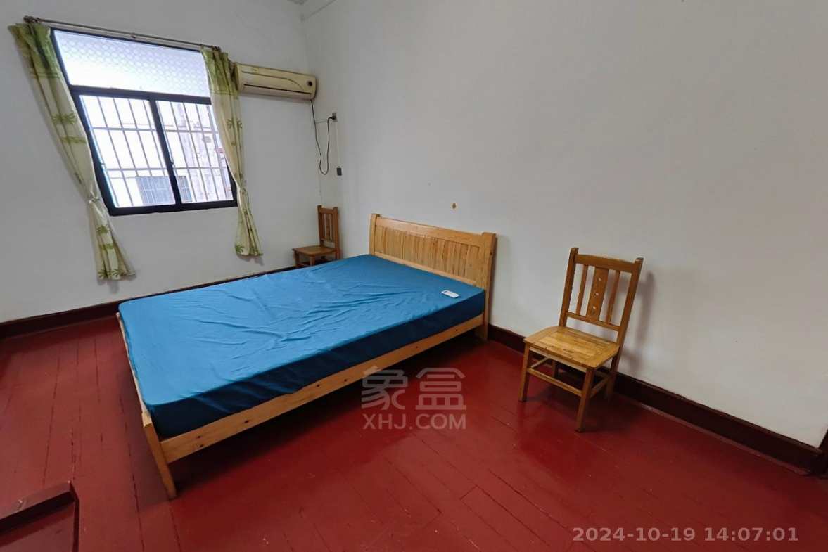 学堂冲二村体育路48号  2室1厅1卫   900.00元/月室内图