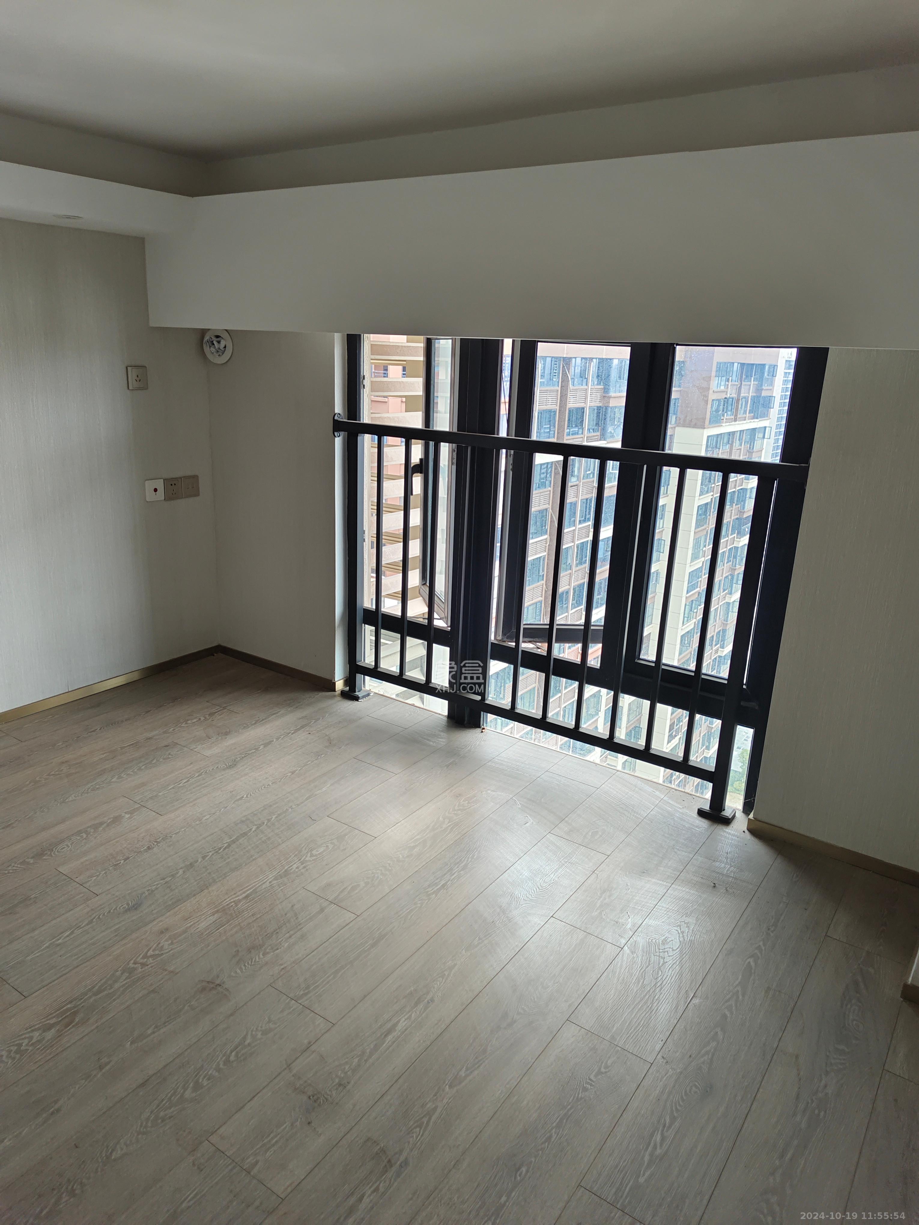 华远海蓝郡  1室1厅1卫    1500.0元/月