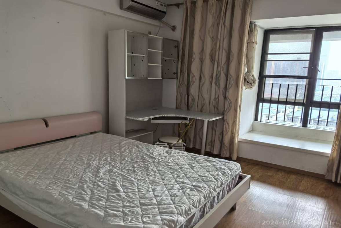 西街花园 4室2厅3卫 3500.0元/月 西街花园 4室2厅3卫 3500.0元/月室内图