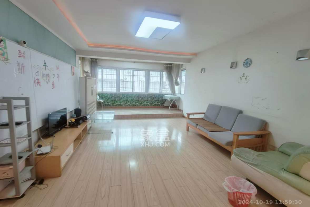 麓谷雅园  3室2厅2卫   2000.00元/月室内图