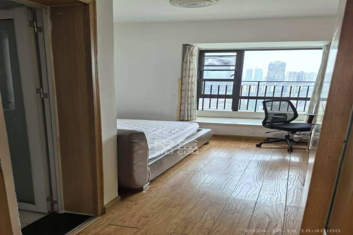 西街花园 4室2厅3卫 3500.0元/月 西街花园 4室2厅3卫 3500.0元/月室内图