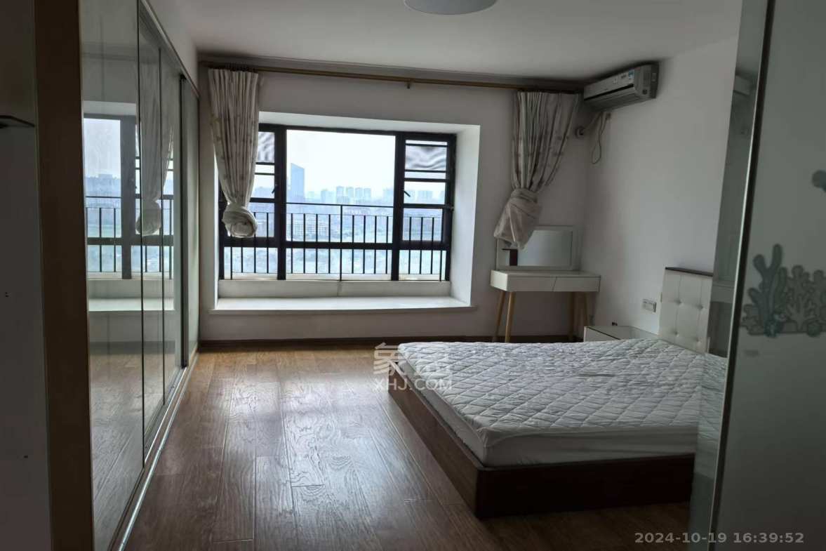 西街花园 4室2厅3卫 3500.0元/月 西街花园 4室2厅3卫 3500.0元/月室内图