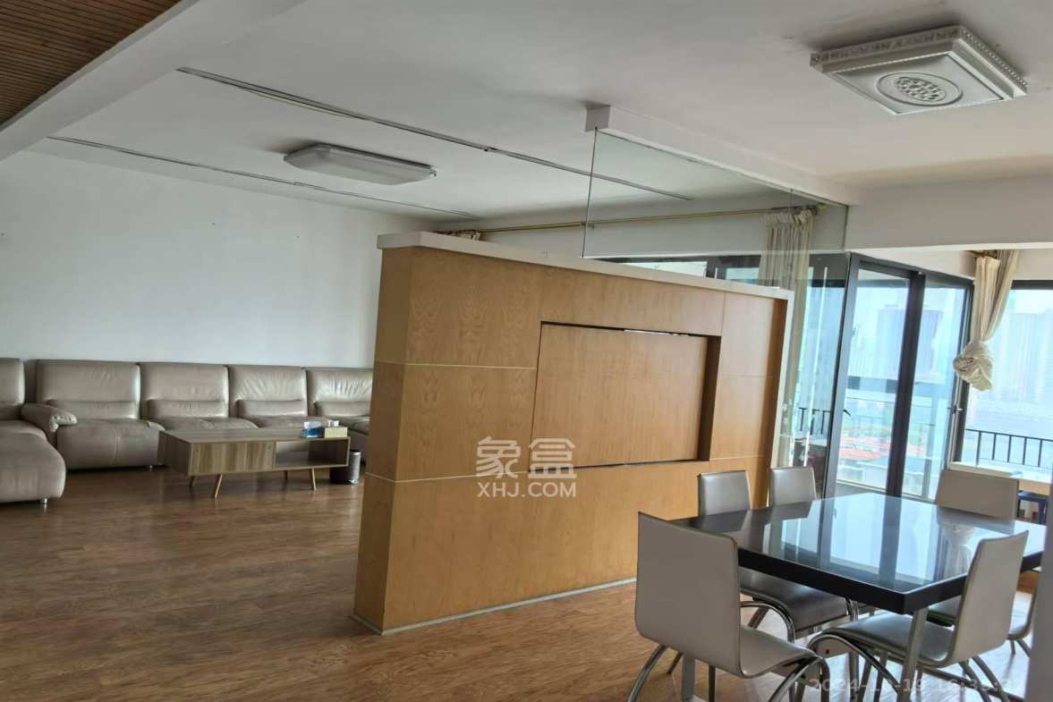 西街花园 4室2厅3卫 3500.0元/月 西街花园 4室2厅3卫 3500.0元/月室内图