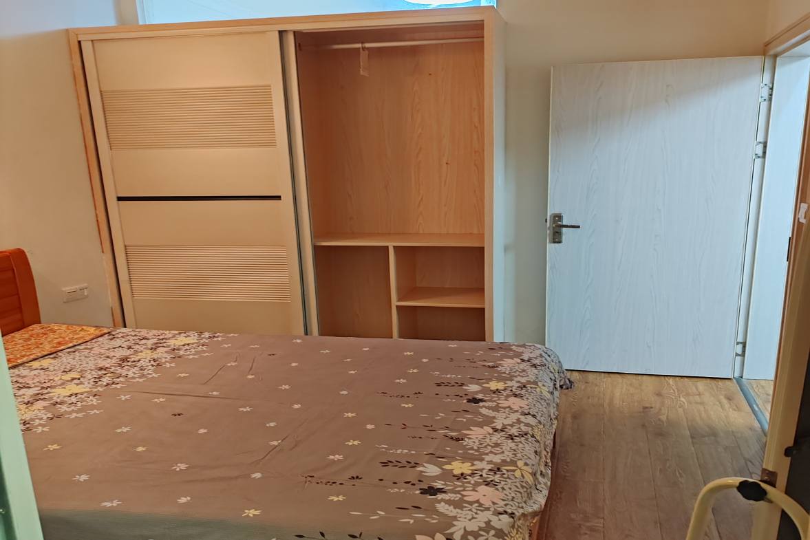 崇和中苑 2室1厅1卫 1500.0元/月 崇和中苑 2室1厅1卫 1500.0元/月室内图