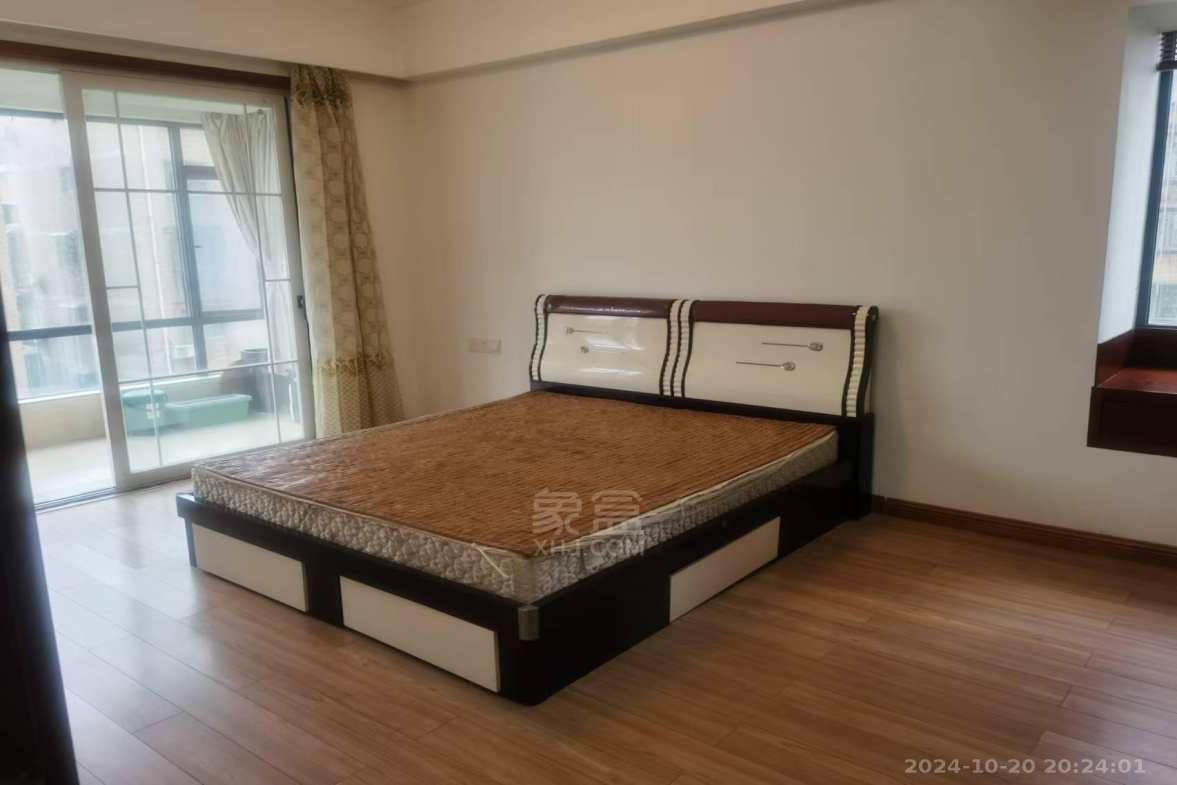 流金岁月-华晨国际  4室2厅3卫   2500.00元/月室内图