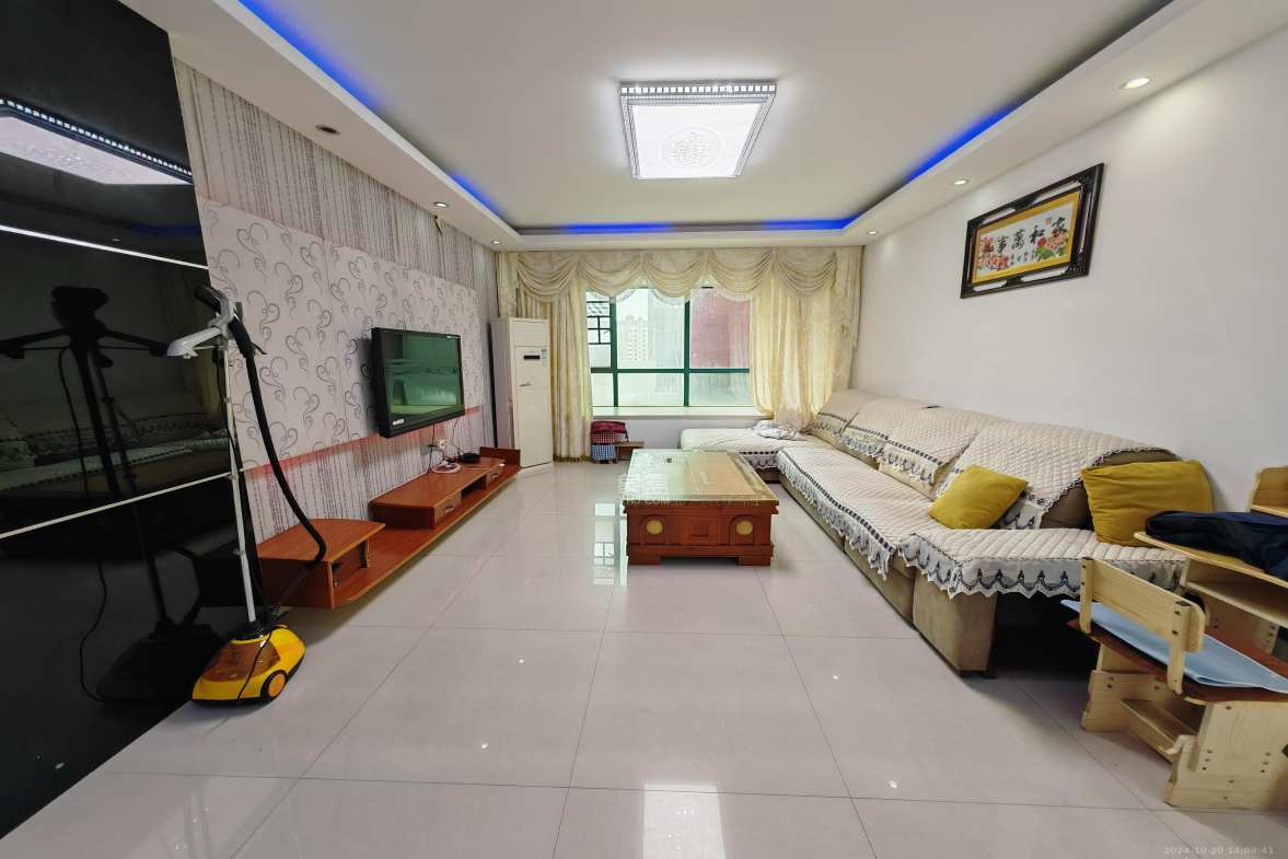 湘府东苑  3室2厅2卫    2800.0元/月室内图1