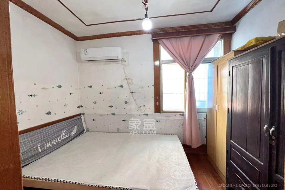 四村街社区 1室1厅1卫 1200.0元/月 四村街社区 1室1厅1卫 1200.0元/月室内图