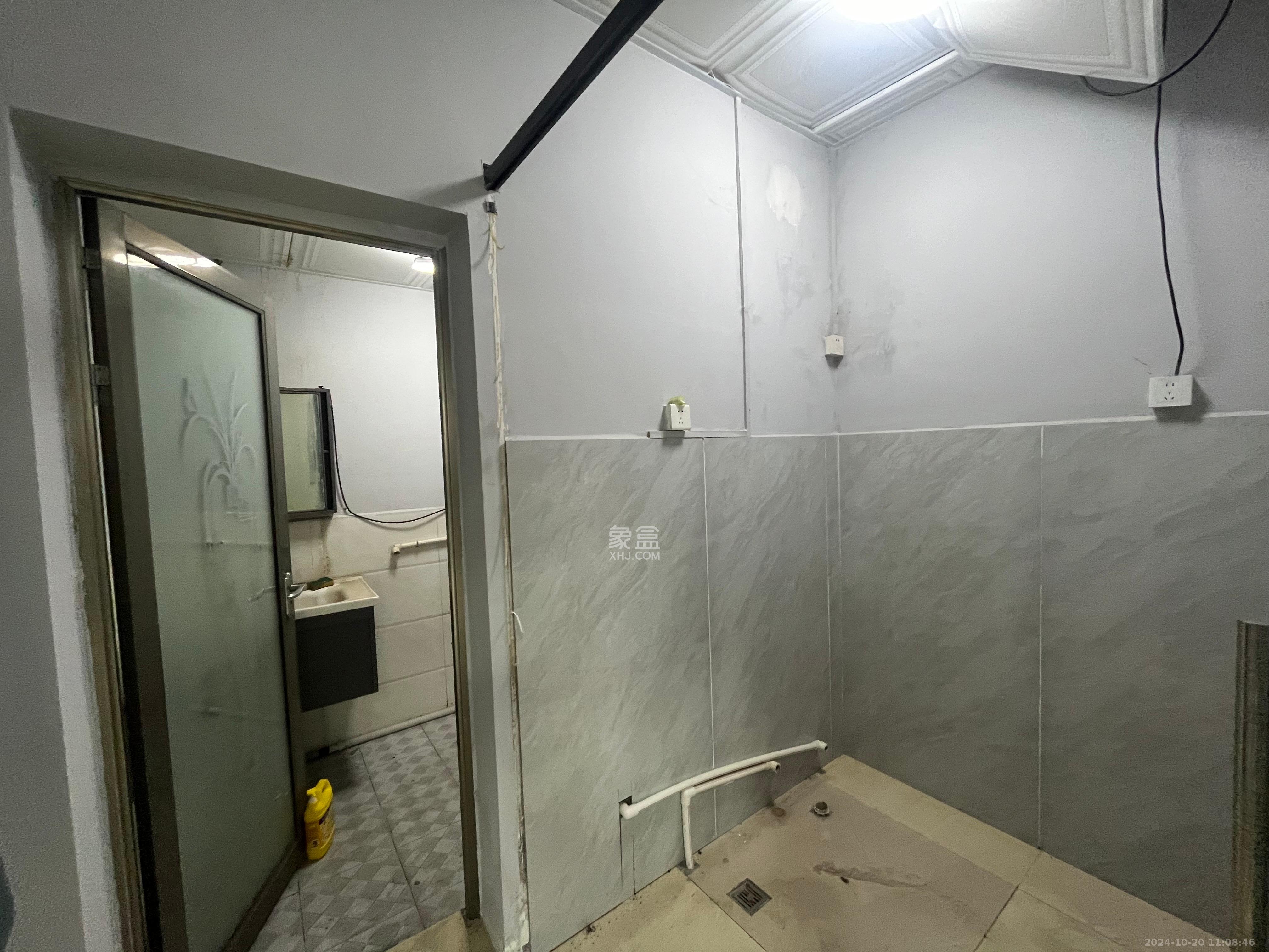 荣盛花语城   95.64㎡      7000.0元/月室内图