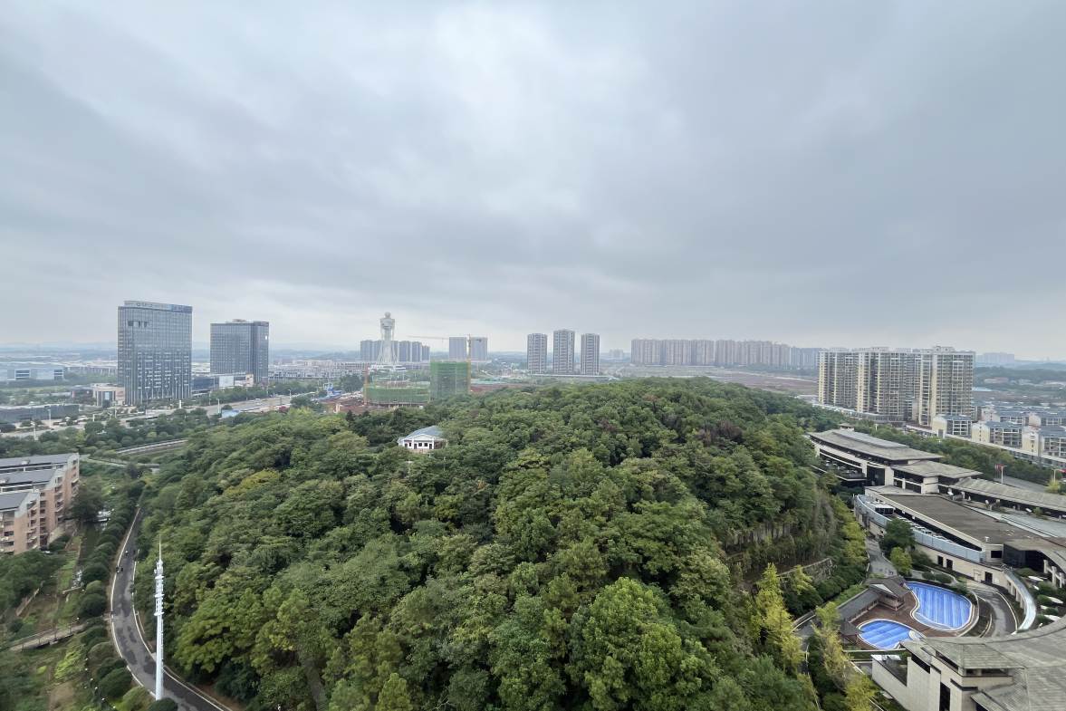 华瑞园  3室2厅2卫   66.00万客厅