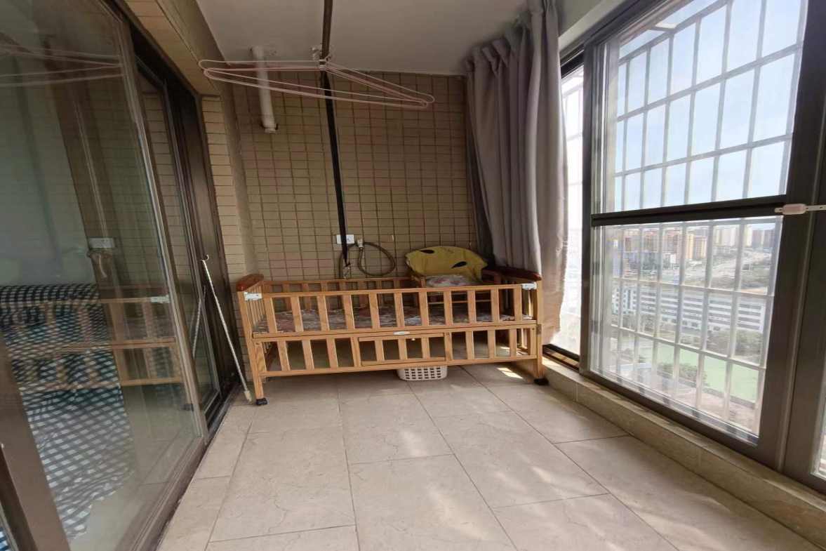 滨江绿都  2室2厅1卫    2400.0元/月室内图