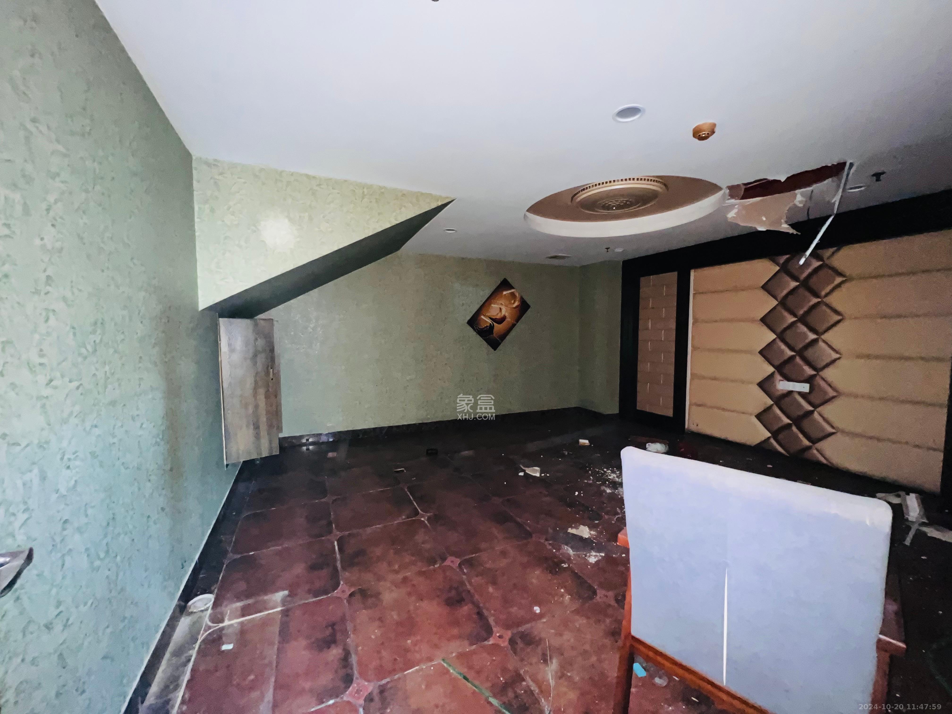 达美D6区   574.0㎡      20000.0元/月室内图