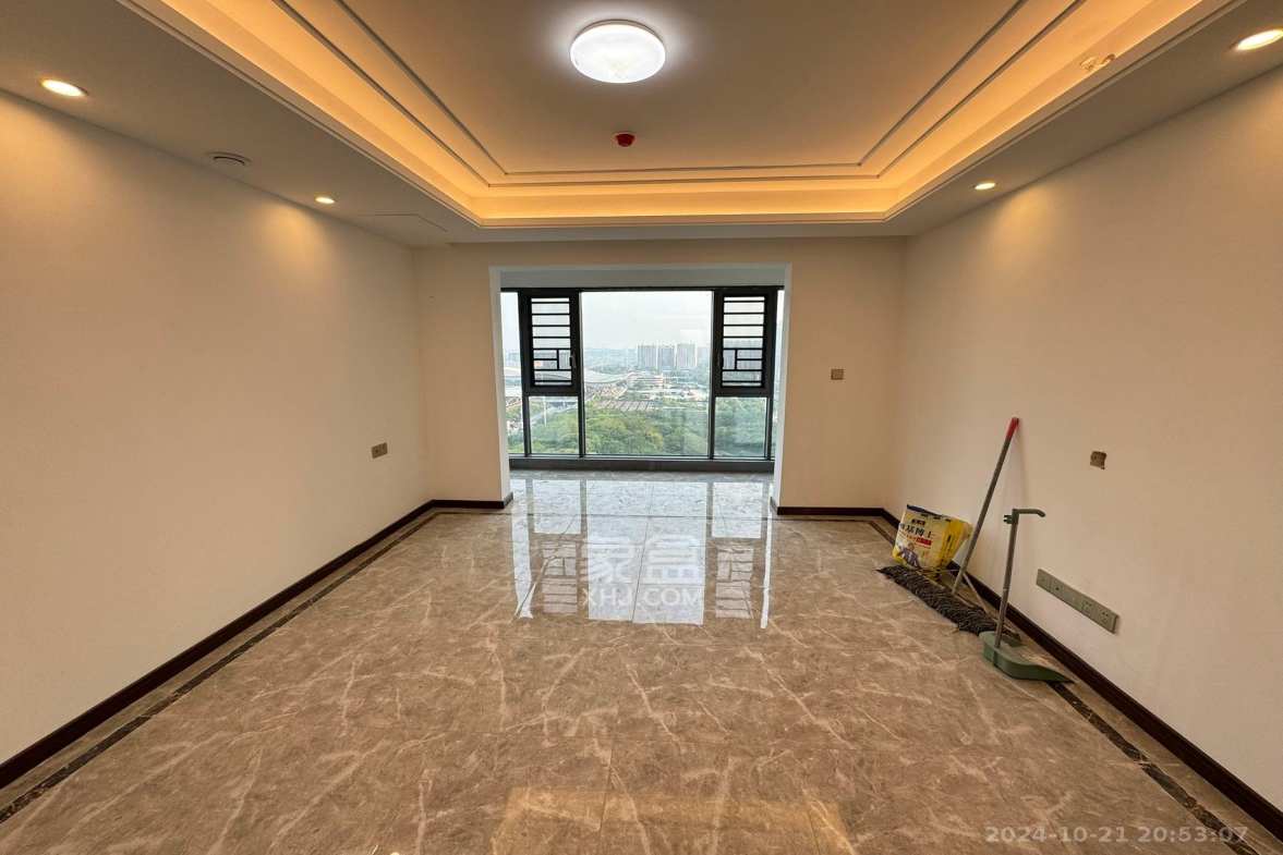 绿地长沙城际空间站(绿地新里佳苑) 3室2厅1卫 4200.0元/月 绿地长沙城际空间站(绿地新里佳苑) 3室2厅1卫 4200.0元/月室内图