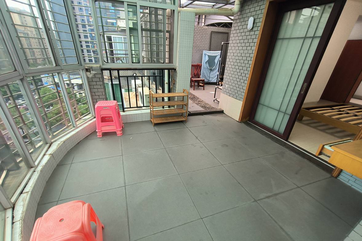 明兴花苑  3室2厅2卫   2000.00元/月室内图