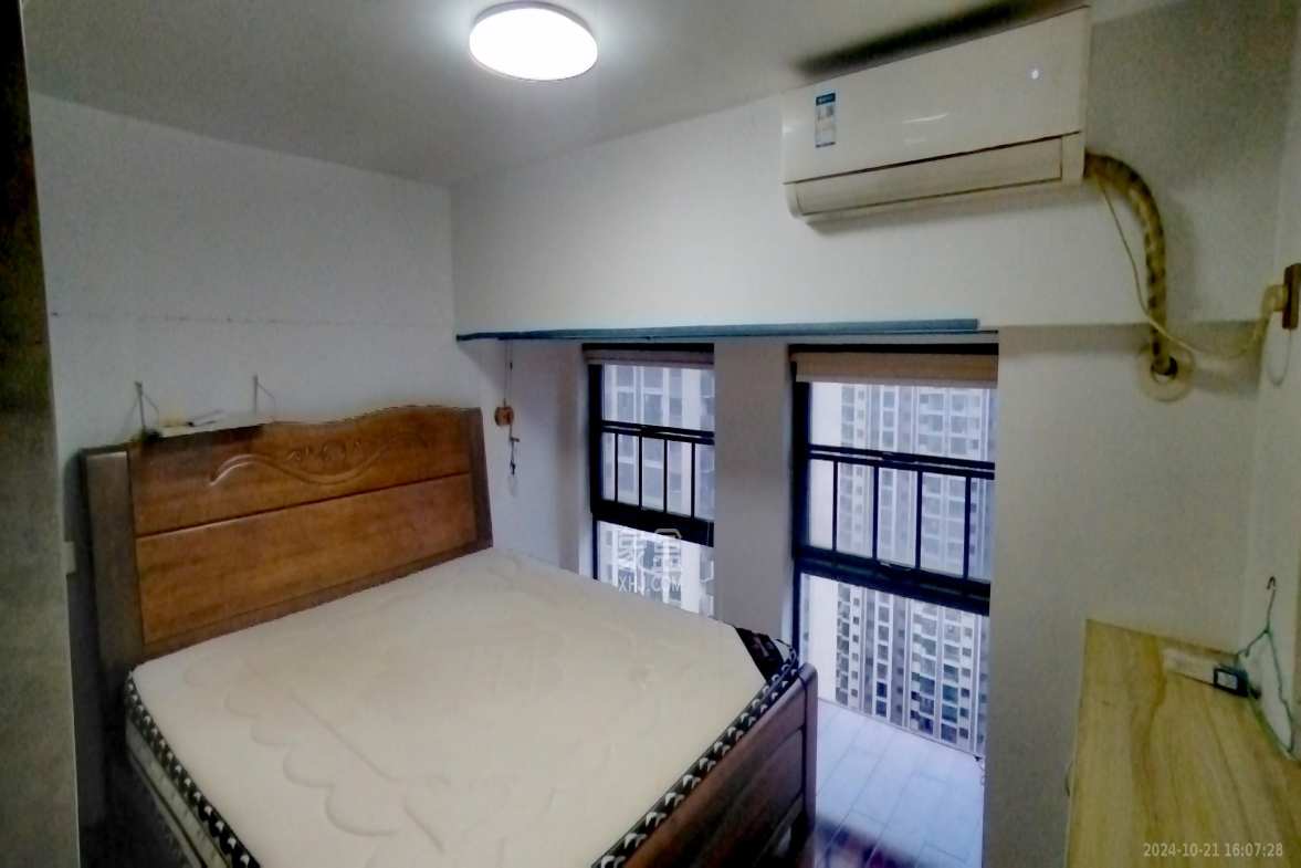 华润置地广场二期  1室1厅1卫    1700.0元/月室内图