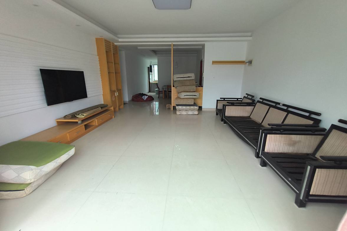 明兴花苑  3室2厅2卫   2000.00元/月室内图