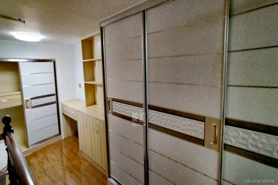 华润置地广场二期  1室1厅1卫    1700.0元/月室内图