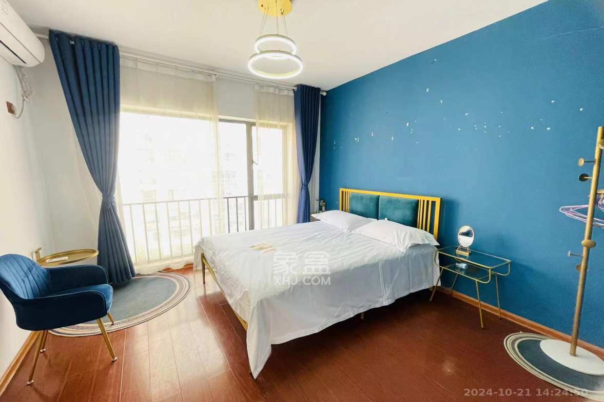 中城丽景香山园  3室2厅2卫   3500.00元/月室内图